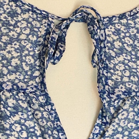 NWT Abercrombie Blue and White Floral - Picture 5 of 9